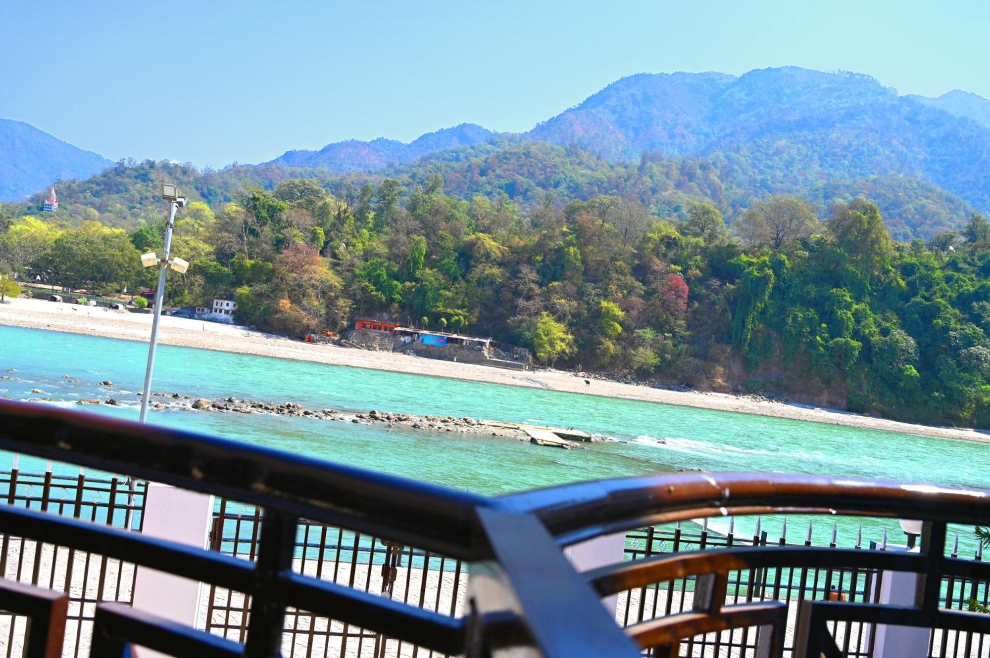Hotel Prasanna Inn Ришикеш Экстерьер фото